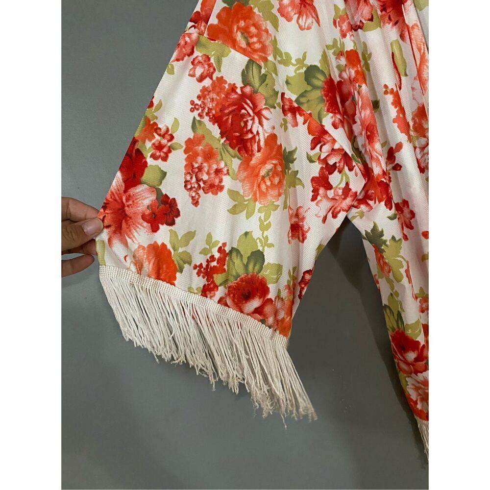 Blu Planet Floral Fringe Kimono Size Medium - Picture 3 of 7
